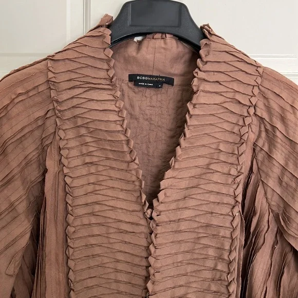 Top - Picture 2 of 6